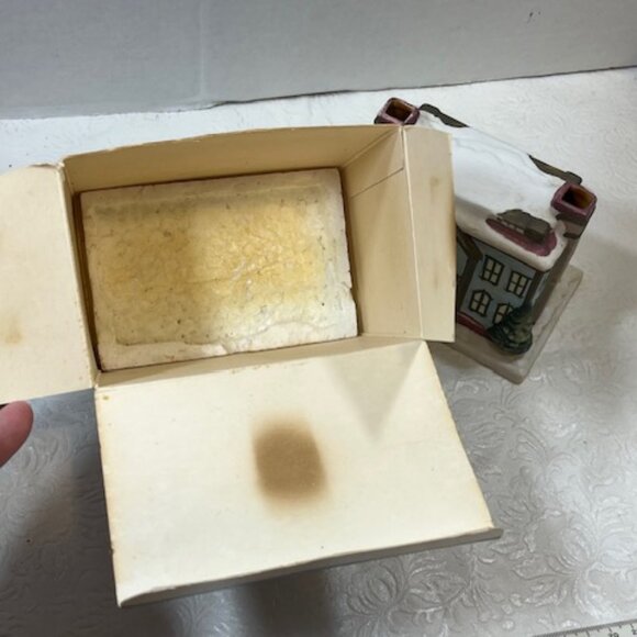 VTG Claire Burke Christmas Memories Porcelain Incense House 1990 Winter Snow - Picture 16 of 16